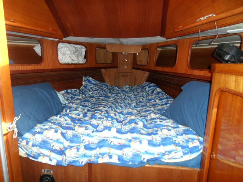 1982 Islander 40 Peterson