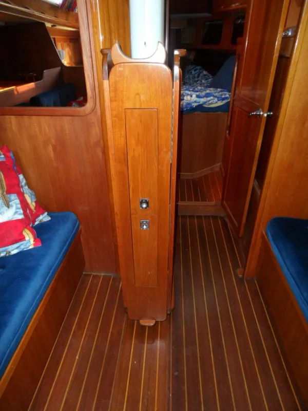 1982 Islander 40 Peterson
