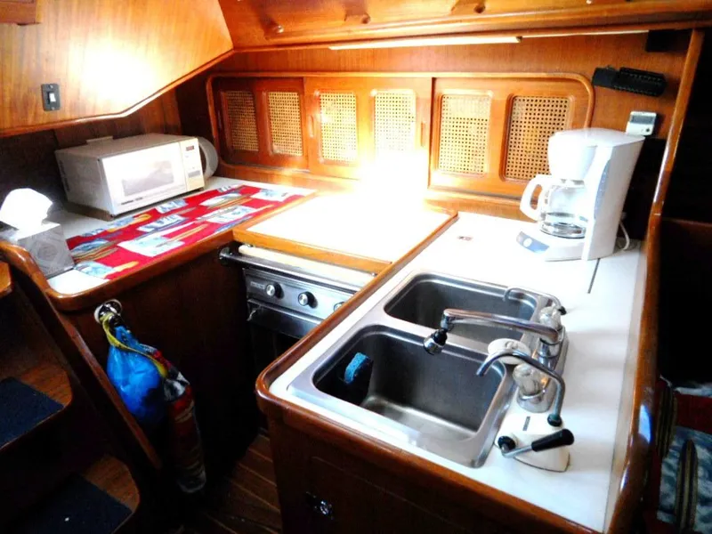1982 Islander 40 Peterson