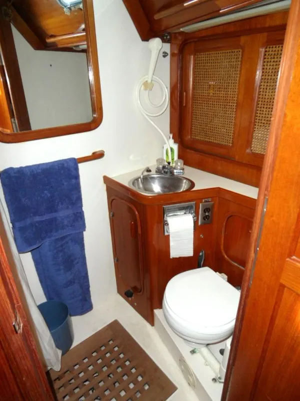 1982 Islander 40 Peterson