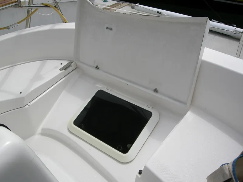 Hatch to aft berth