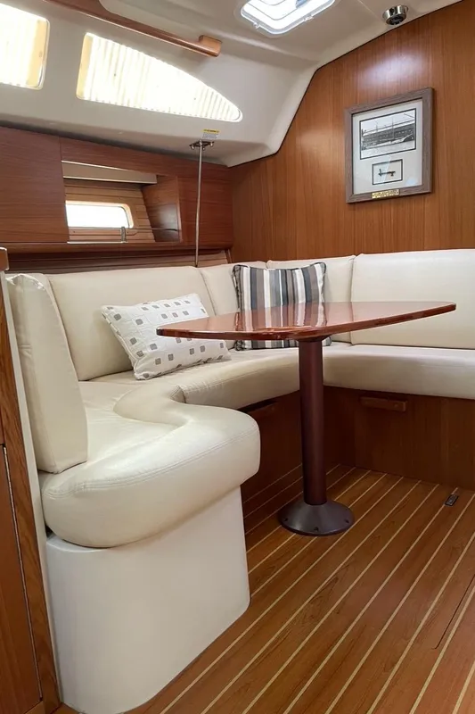 2021 Catalina 315