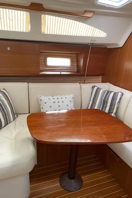2021 Catalina 315