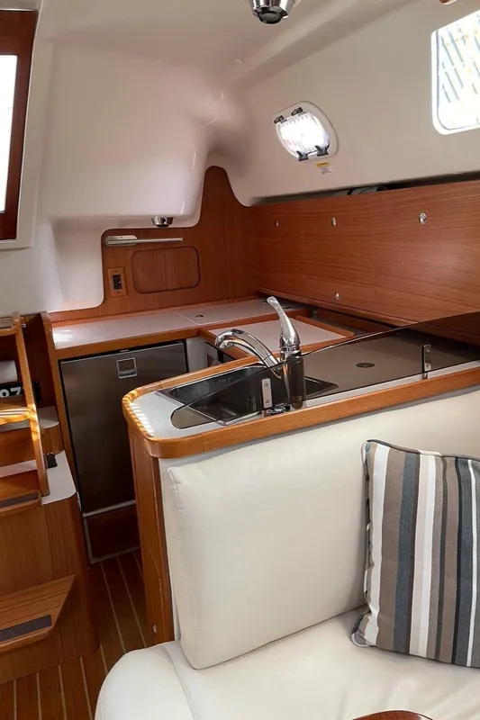 2021 Catalina 315