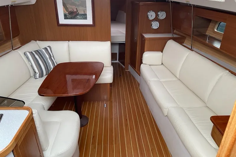 2021 Catalina 315