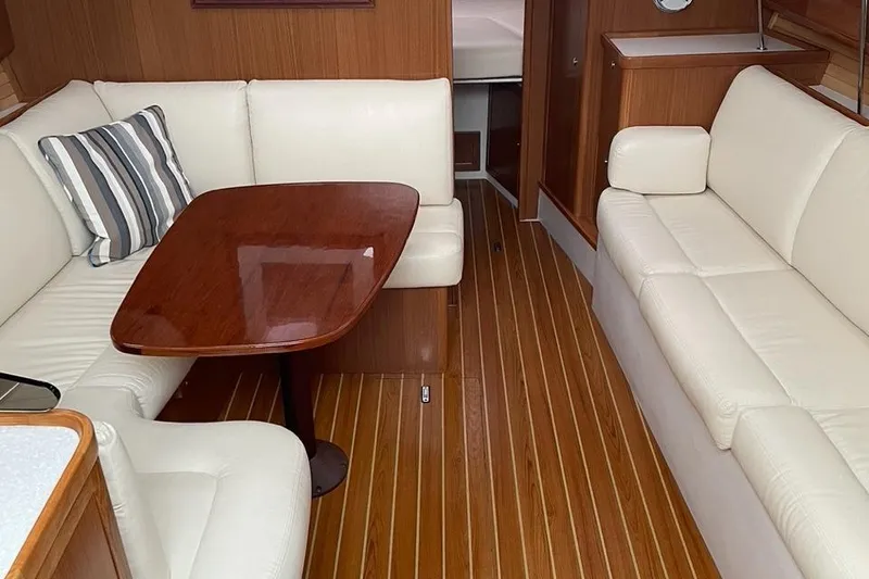 2021 Catalina 315