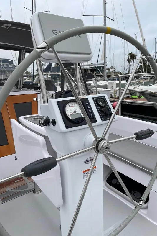 2021 Catalina 315