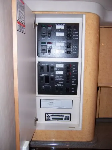 1998 Sea Ray 370 EC