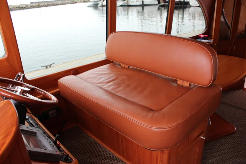 Helm bench 2