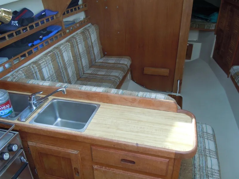 1984 Catalina 30