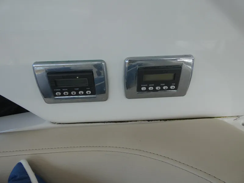 2011 Meridian 441 Sedan