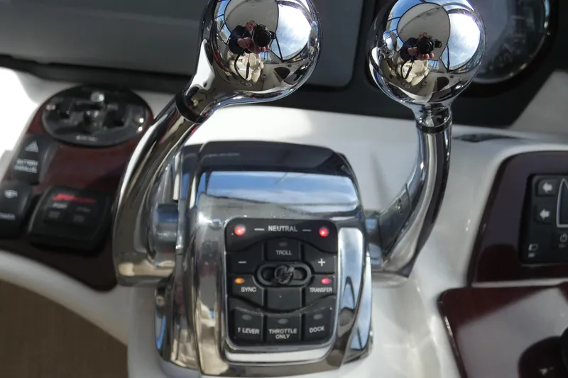 2011 Meridian 441 Sedan
