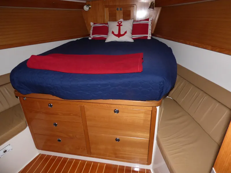Master Island Berth