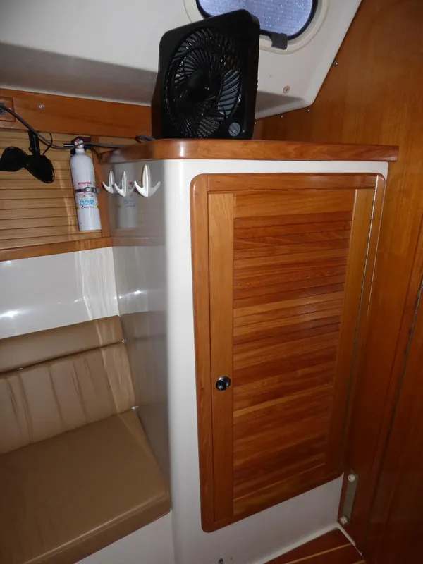 Master Hanging Locker