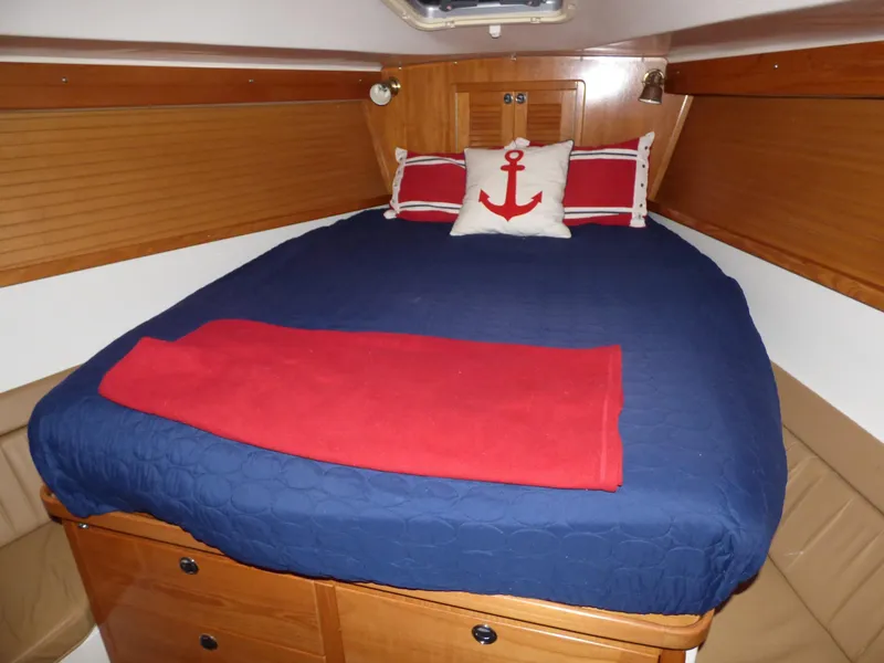 Master Island Berth