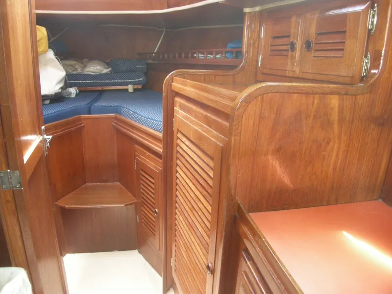 To V-berth & Head