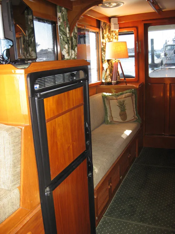 Norcold Refrigerator/Freezer & Settee