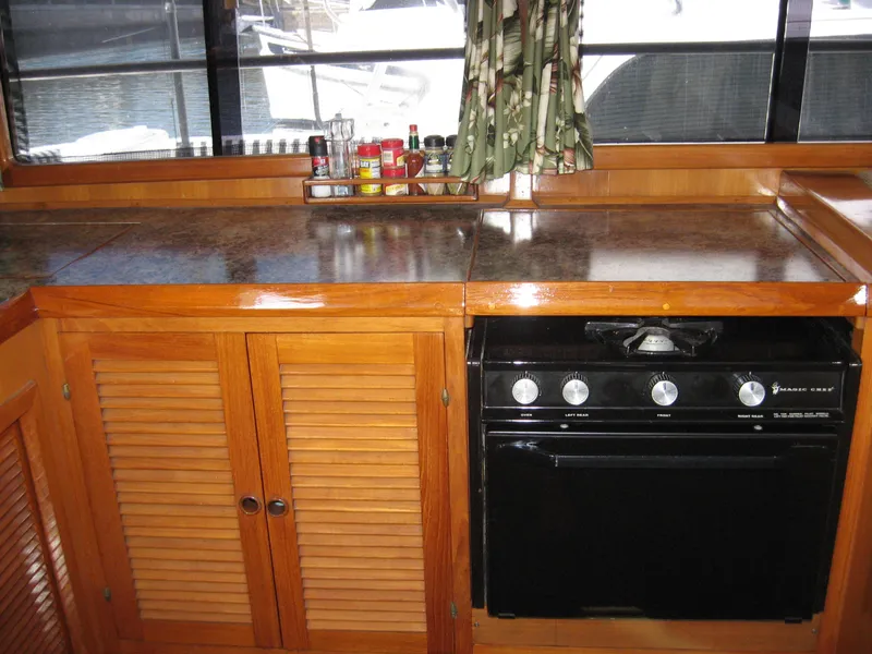 Magic Chef 3-Burner LPG Stove w/Oven