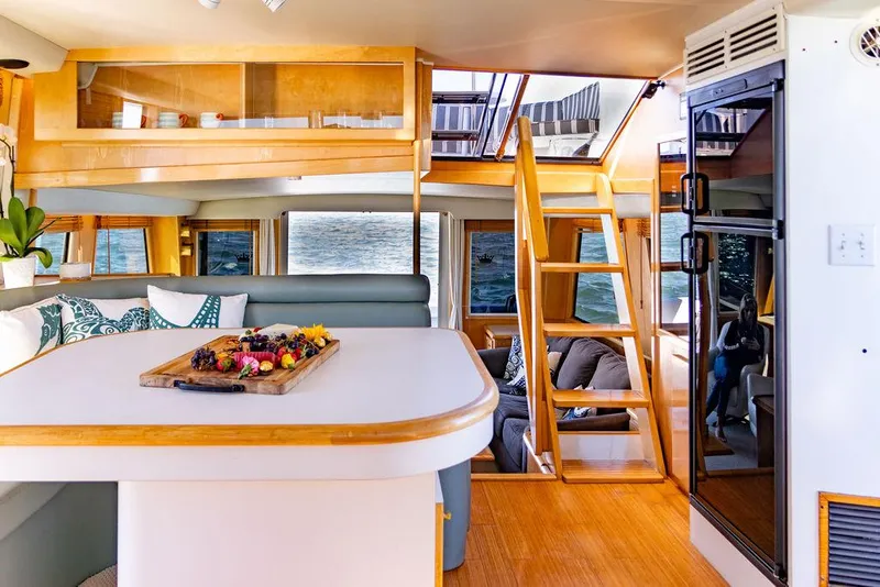 Dinette Stairs up to Flybridge