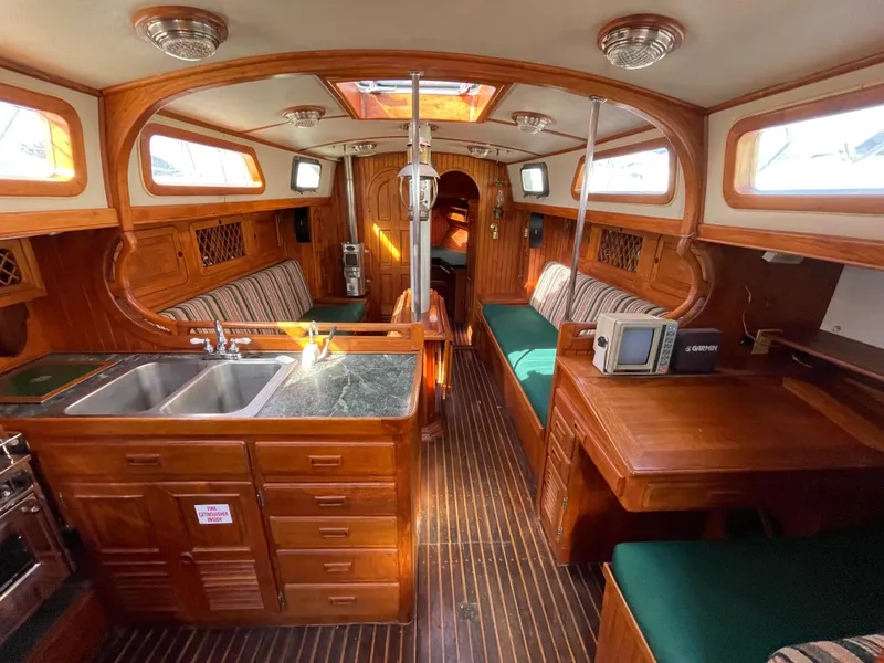1983 Perry 41