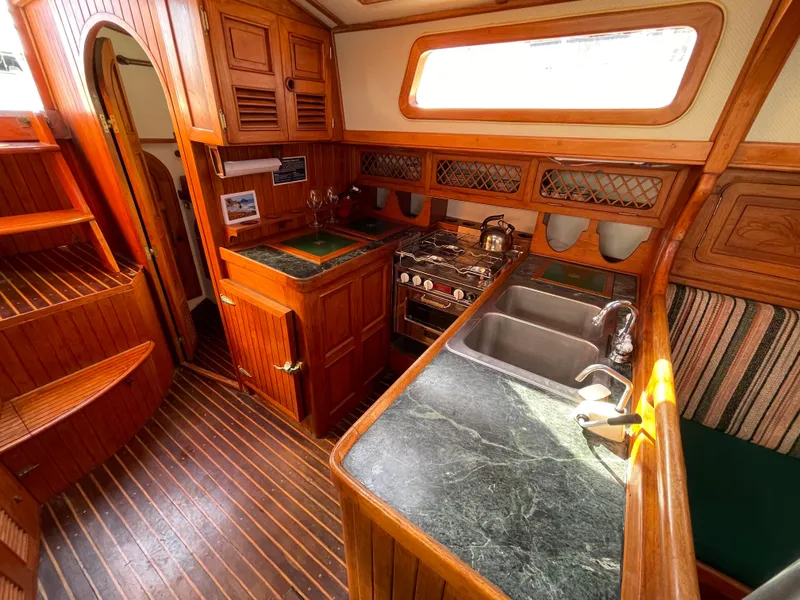 1983 Perry 41