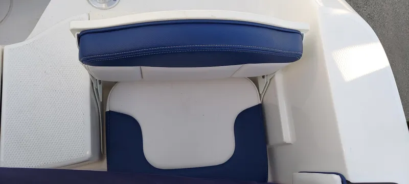 2019 Robalo R180 Center Console
