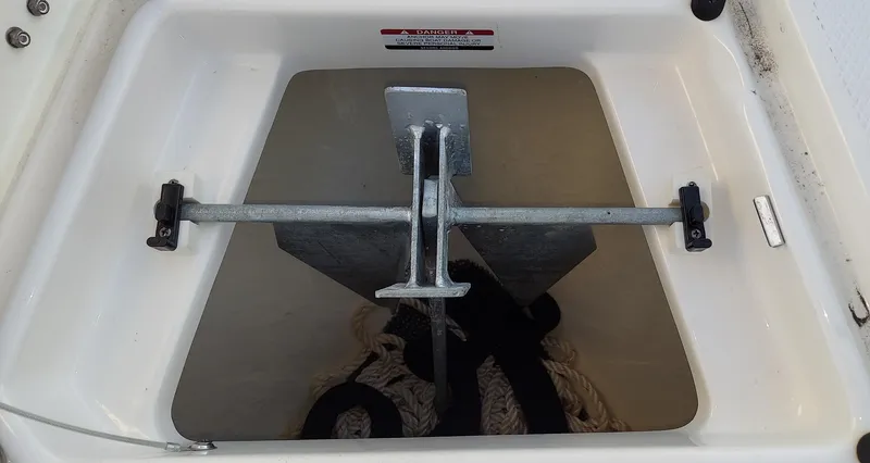 2019 Robalo R180 Center Console