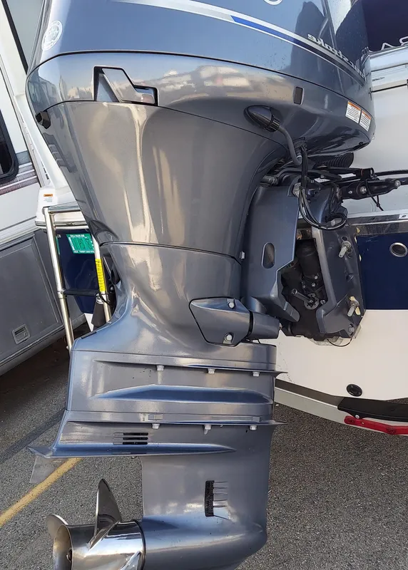 2019 Robalo R180 Center Console