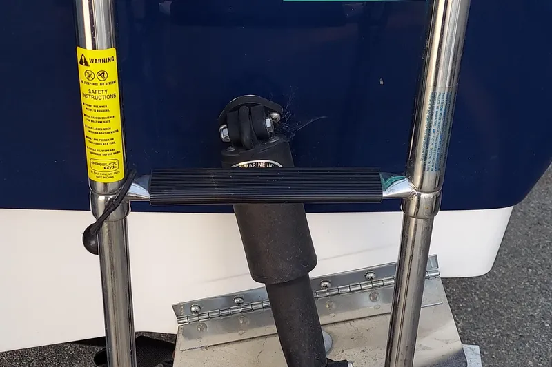 2019 Robalo R180 Center Console