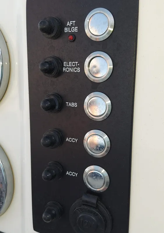 2019 Robalo R180 Center Console