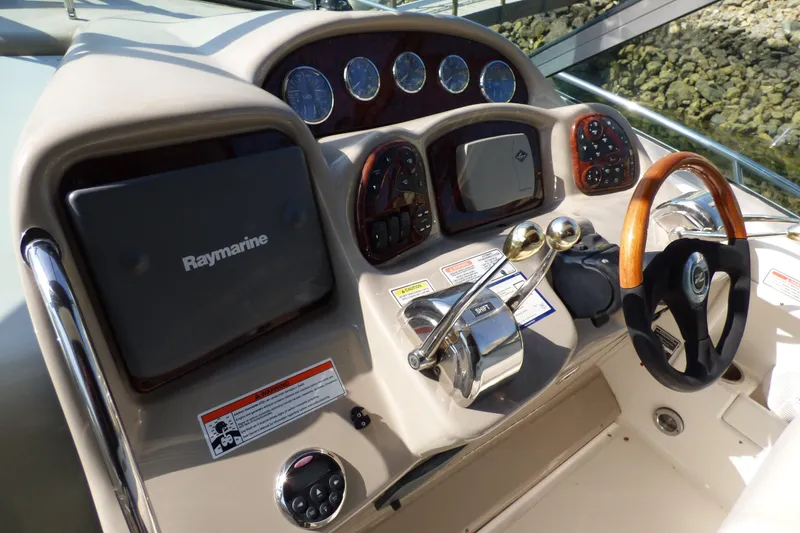2006 Sea Ray Sundancer 320