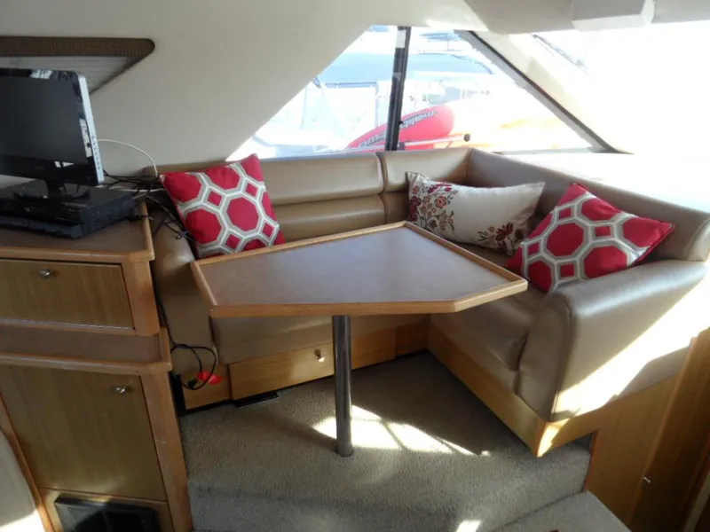 2000 Bayliner 3988 Sedan