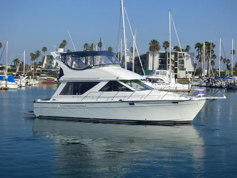 2000 Bayliner 3988 Sedan