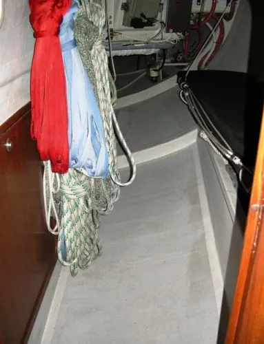 garage & pipe berth