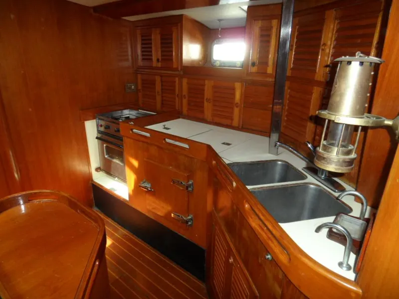 1982 Golden Wave 48 Sloop
