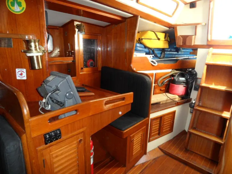 1982 Golden Wave 48 Sloop