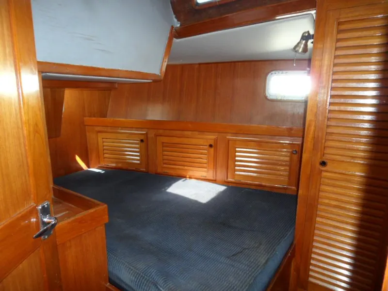 1982 Golden Wave 48 Sloop