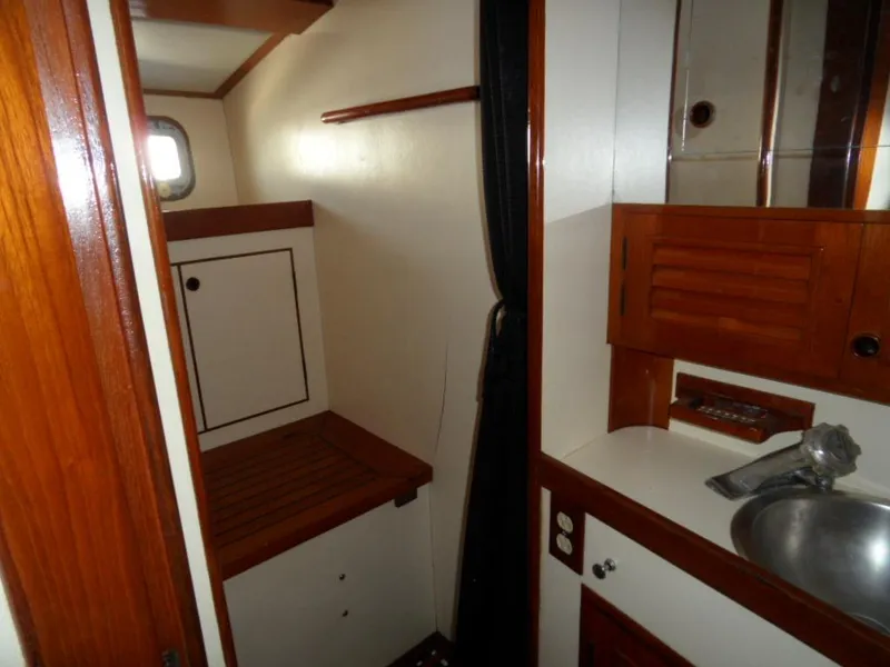 1982 Golden Wave 48 Sloop