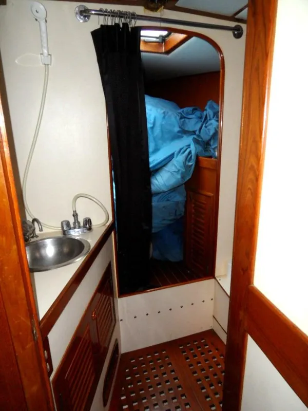 1982 Golden Wave 48 Sloop