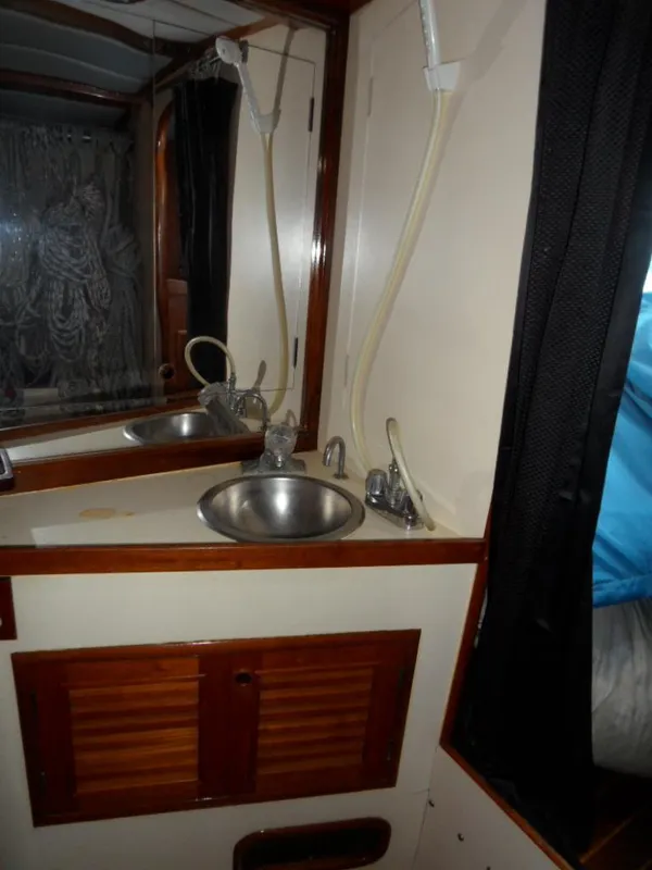 1982 Golden Wave 48 Sloop