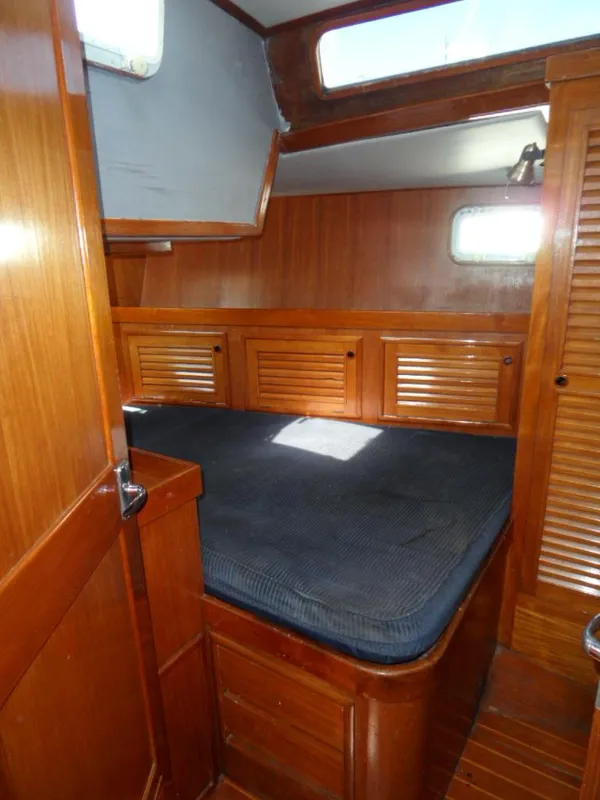 1982 Golden Wave 48 Sloop