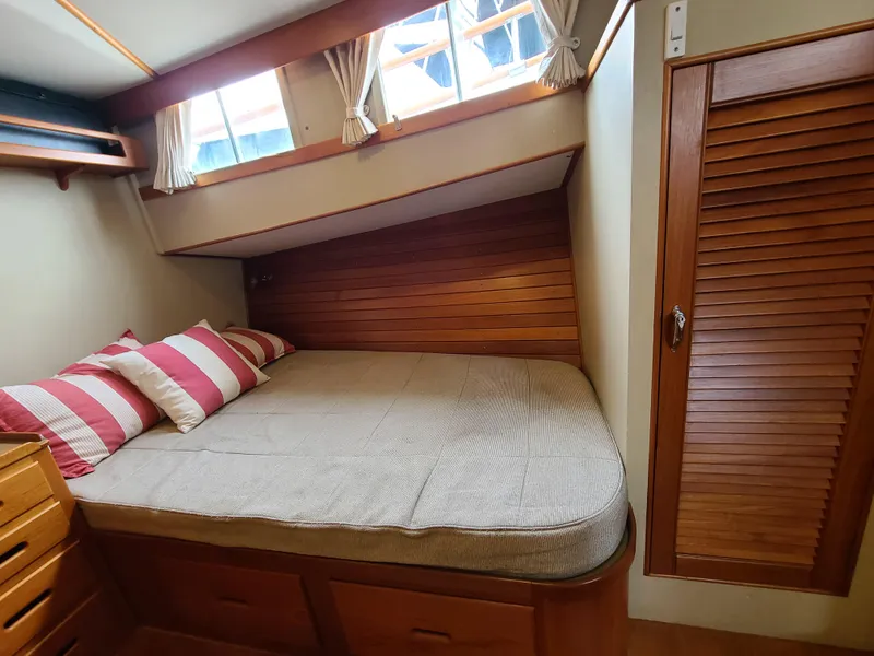 1988 Grand Banks 42 Motoryacht