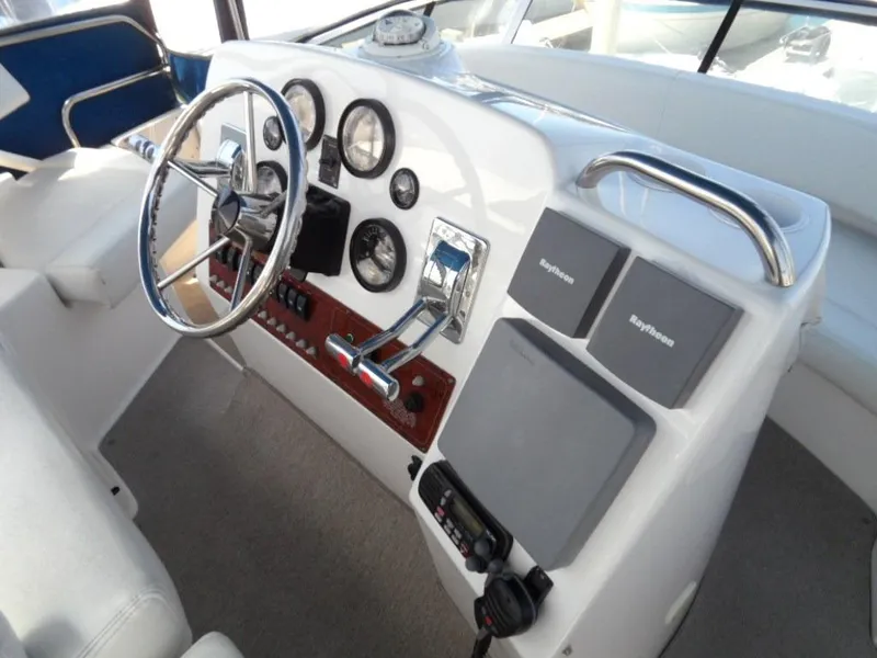 2001 Silverton 352 Motor Yacht