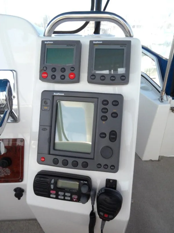 2001 Silverton 352 Motor Yacht