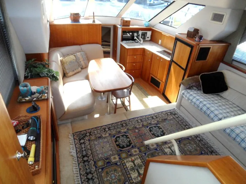 2001 Silverton 352 Motor Yacht