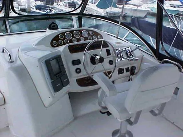 2000 Bayliner 3788 Command Bridge