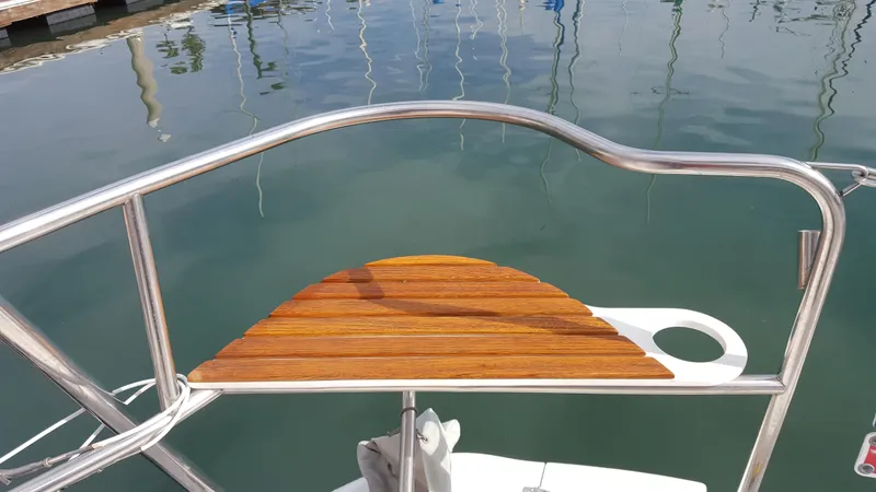 Cockpit rail seats 2