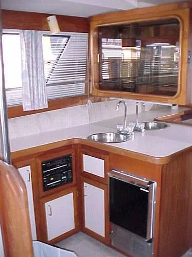 1988 Carver Mariner
