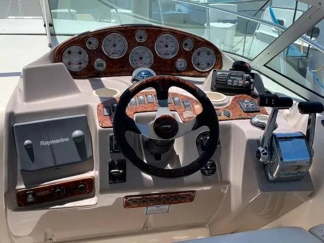 2006 Rinker 342 Express Cruiser
