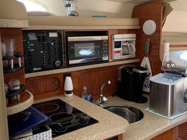 2006 Rinker 342 Express Cruiser
